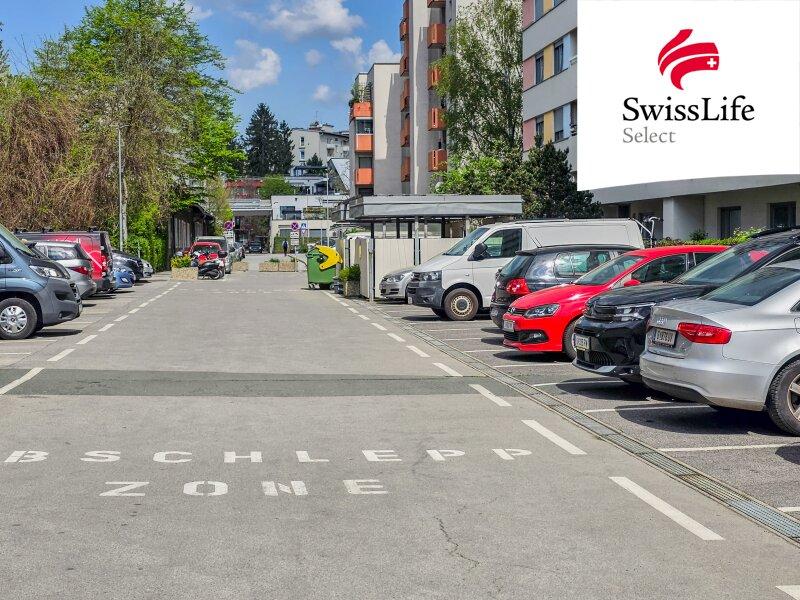 Einfahrt mit Besucherparkpl�tzen