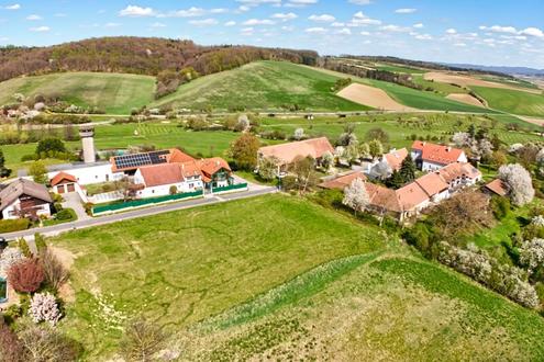 Wohnen direkt am Golfplatz! Ebenes Baugrundst�ck mit Traumblick