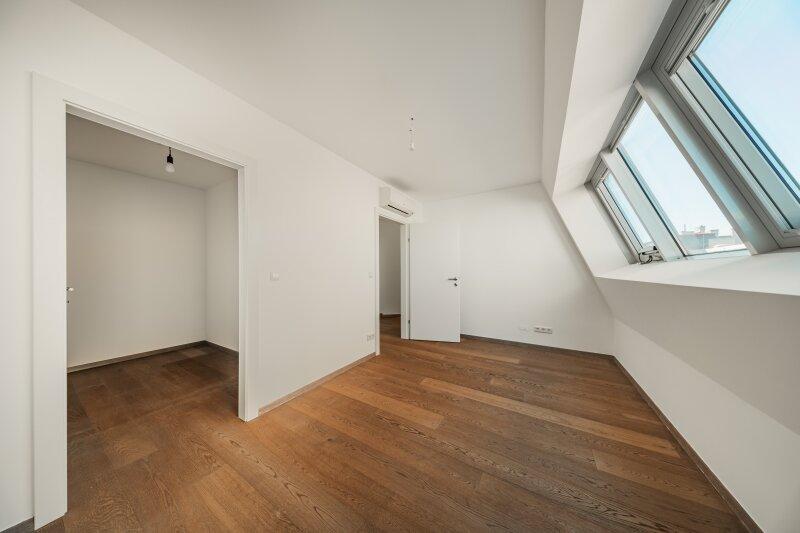 Schlafzimmer Etage 1