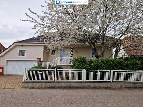 Bungalow mit zeitlosem Charme und sonnigem Garten