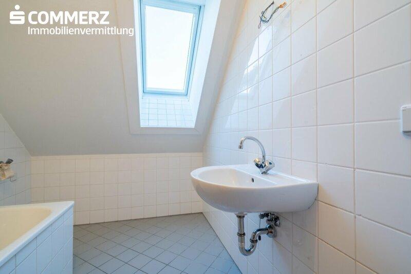 Badezimmer mit Tageslicht