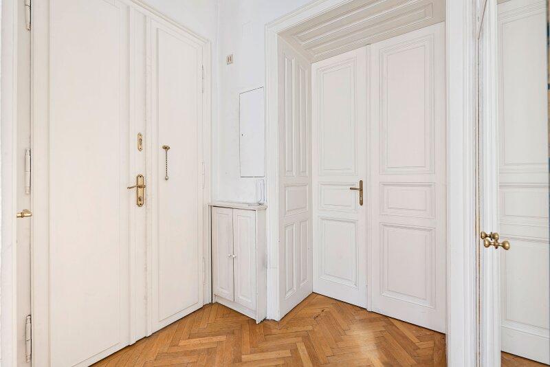 Stilvolle Fl�gelt�re