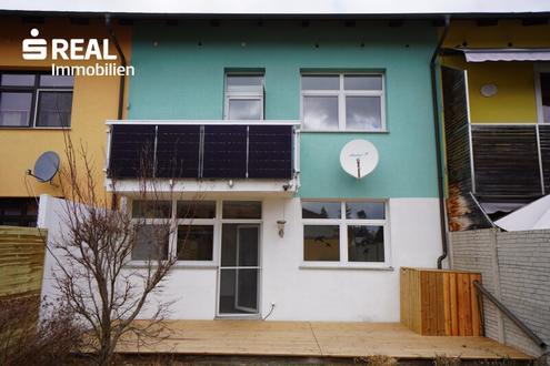 Saniertes Reihenhaus mit Garten, Terrasse und Balkon