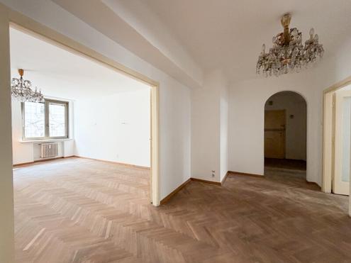 DIREKT BEI DER WIENER STAATSOPER - exklusives Stadtdomizil mit Charme & Potenzial im "Opernringhof"