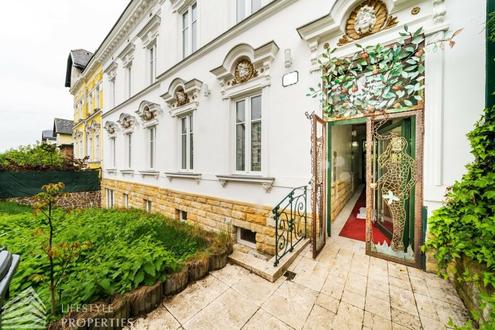 Luxuri�se 12-Zimmer-Villa mit Wellnessbereich N�he Gersthof