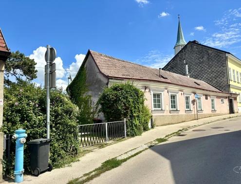 Privatverkauf: geschichtstr�chtiges Haus im Martinsviertel Klosterneuburg - 1.711 m� Grundst�ck (1.119 m� Baugrund) mit Panorama-Fernblick - bis zu 6 Einheiten m�glich