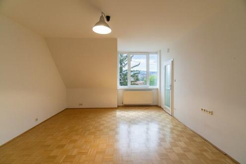 Dachgeschosswohnung in Hietzing mit Weitblick - U4 fu�l�ufig erreichbar