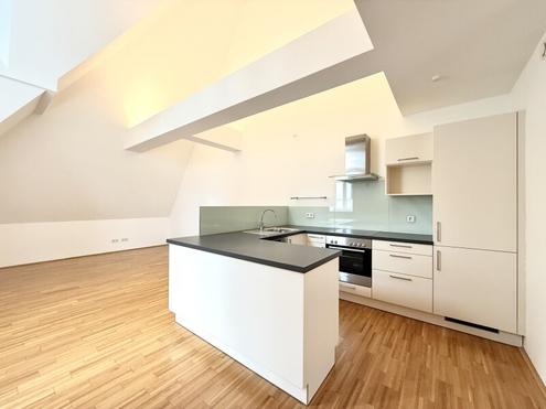 Stilvolle 2-Zimmer Dachgeschosswohnung mit Terrasse nahe Mariahilfer Stra�e (inkl. Heizkosten)