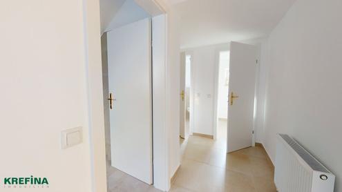 Gr�nruhelage - Wohnen in gepflegter Villa nahe Linzer Stra�e - Lichtdurchflutete Dachgescho�wohnung