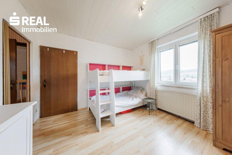 Schlafzimmer 1 DG