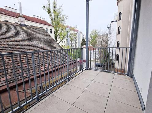 UNBEFRISTET, 70 m2 Altbau mit 8 m2 Balkon, 3 Zimmer, K�che, Wannenbad, Parketten, Randhartingergasse