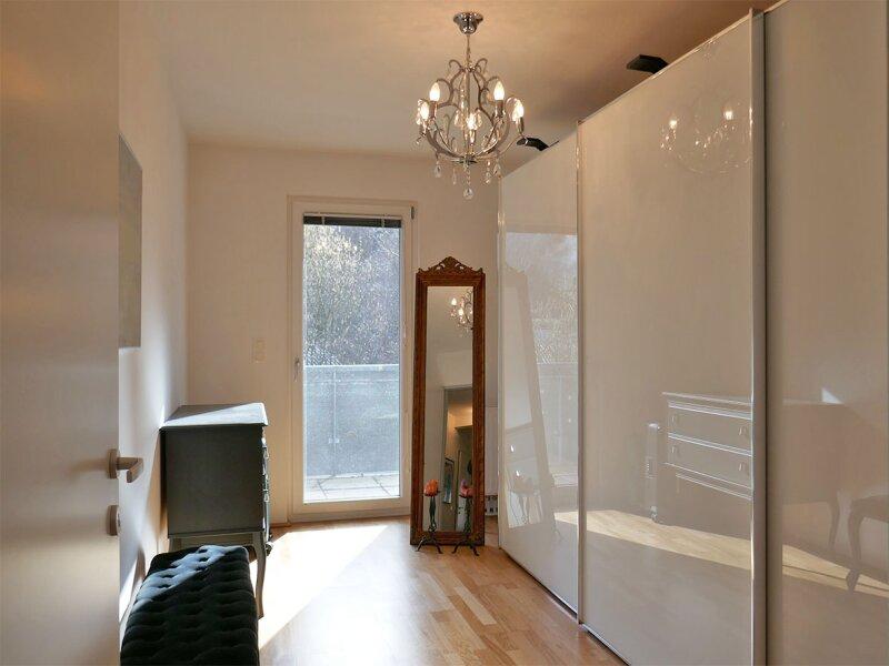 Zimmer 2 mit Balkonausgang