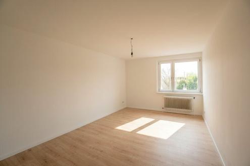 U4 N�he - Frisch renovierte Dachgescho�-Garconniere