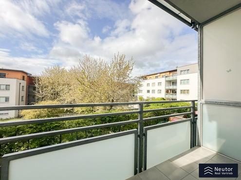 OBERLAA - CHARMANTE 3-ZIMMER-WOHNUNG MIT LOGGIA IN TRAUMHAFTER GR�NLAGE  - TOP-ANBINDUNG IN DIE WIENER INNENSTADT