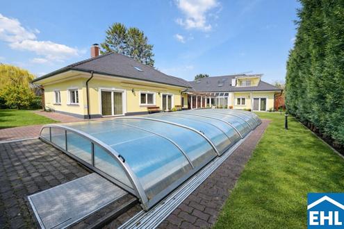 Exklusive Luxusvilla mit gro�z�gigem Garten, Pool und beeindruckender Wohnfl�che