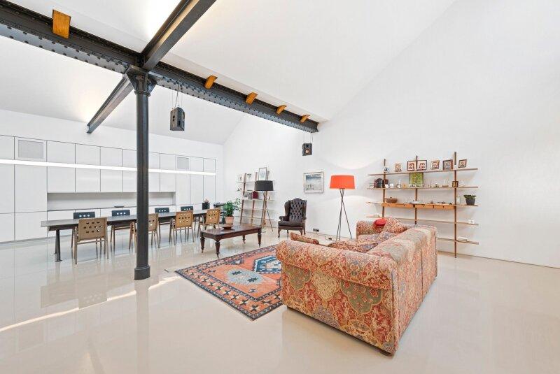 Wohnraum mit Stahldetails