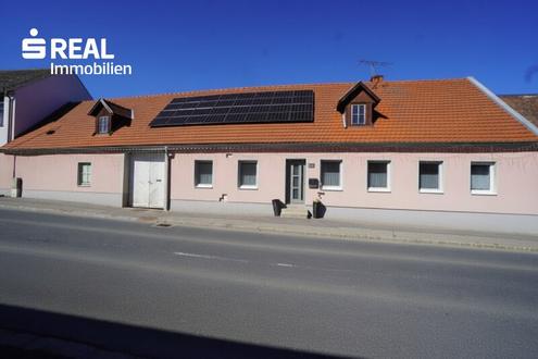 Saniertes Landhaus mit gro�em Gartengrundst�ck N�he Horn