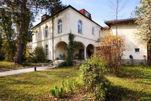 Repr�sentative Villa mit Pool und Zubau | Exklusives Wohnambiente im S�den von Wien
