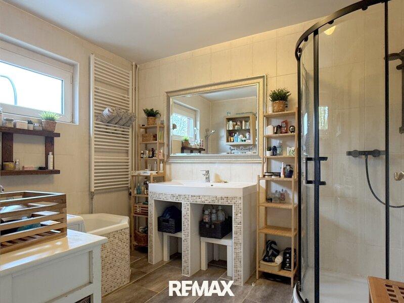 Erdgeschoss - Badezimmer