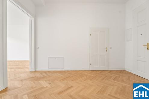 Eleganter Altbau mit modernem Penthouse-Dachausbau