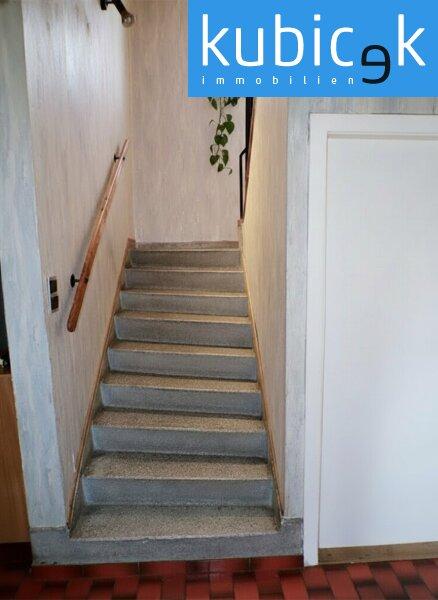 Rechte H�lfte: Stiegenaufgang