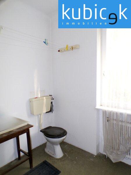 Linke H�lfte OG: Bad mit WC