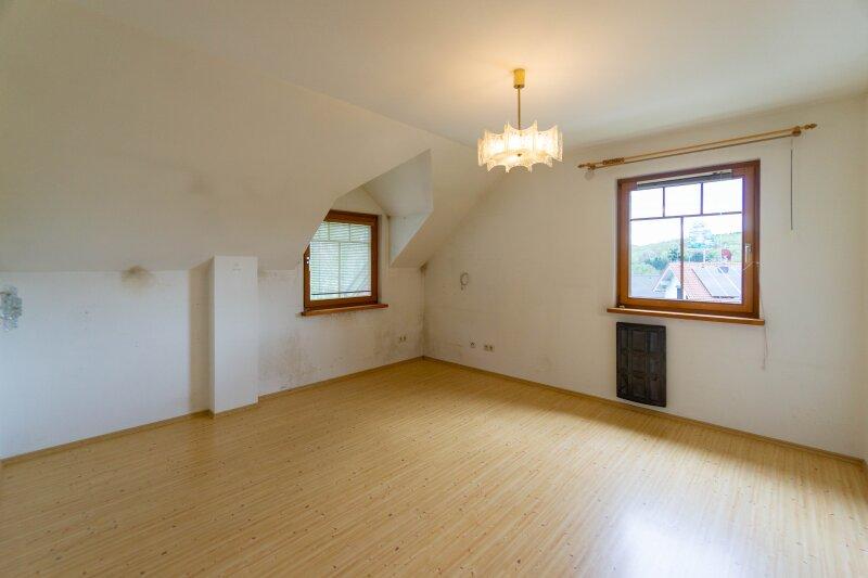 gro�es Zimmer Dachgescho�