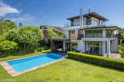 Traumhafte Villa mit Pool, Garten & Weitblick in Brunn am Gebirge