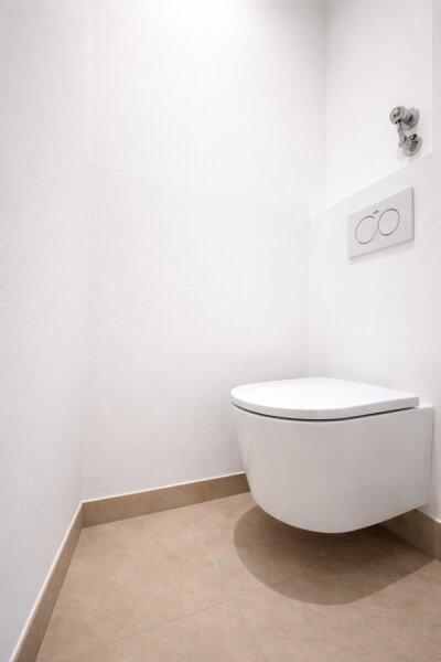 separate Toilette