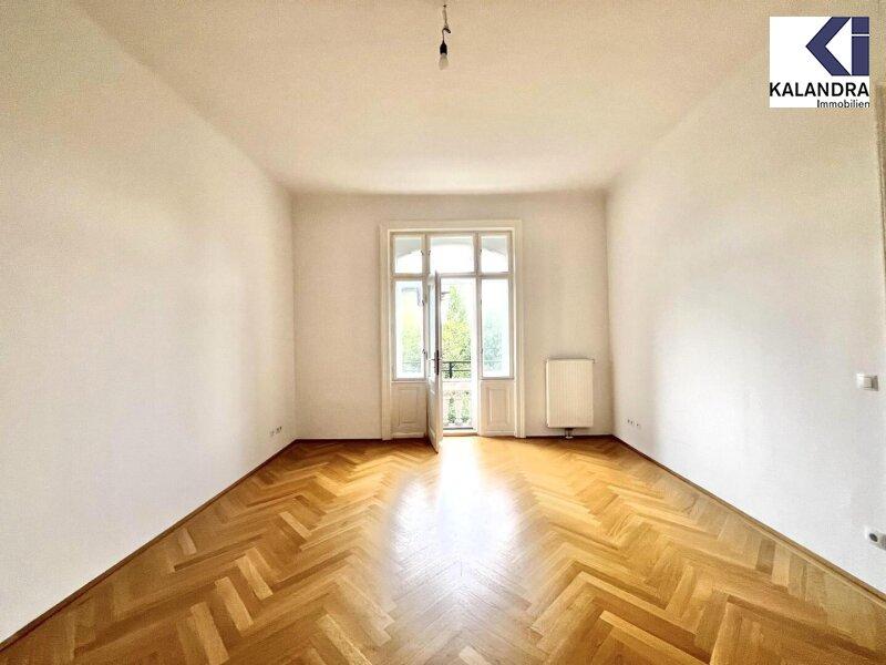 Zimmer mit Balkon