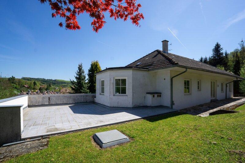 Nordwestseitige Terrasse mit tollem Ausblick �ber die Landsc