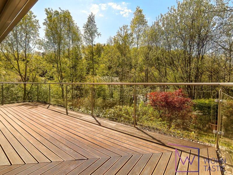 Gro�z�gige Freifl�chen verbinden Innen mit Au�en.