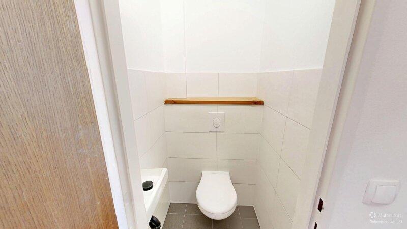 WC (M�bel ausgeblendet mit KI)