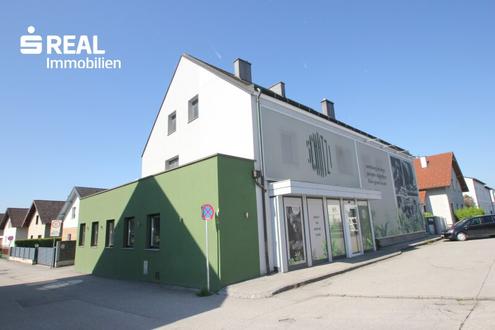 Wohnhaus mit Verkaufsgesch�ft und Imbiss/Bistro