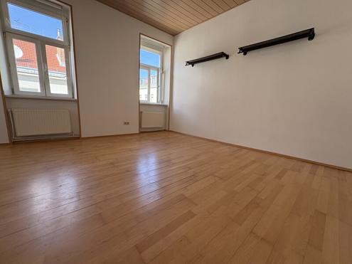 Anleger aufgepasst! Kompakte Altbauwohnung in ruhiger Seitenstra�e mit hervorragender Infrastruktur