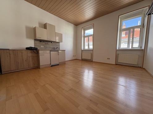 Anleger aufgepasst! Kompakte Altbauwohnung in ruhiger Seitenstra�e mit hervorragender Infrastruktur