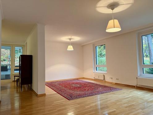 Sanierte 4 oder 5 Zimmer-Wohnung mit Loggia & Indoor-Pool in Grünruhelage