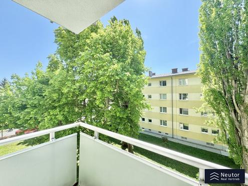 TRAUMHAFTER GR�NBLICK IN M�DLING | HELLE 3 ZIMMER BALKON-WOHNUNG