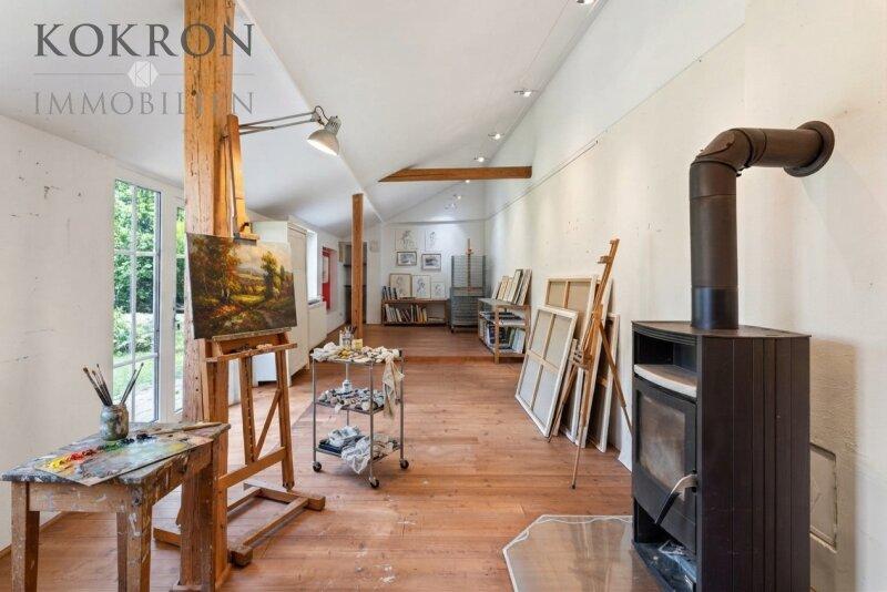 Atelier im Zubau - m�bliert mit KI