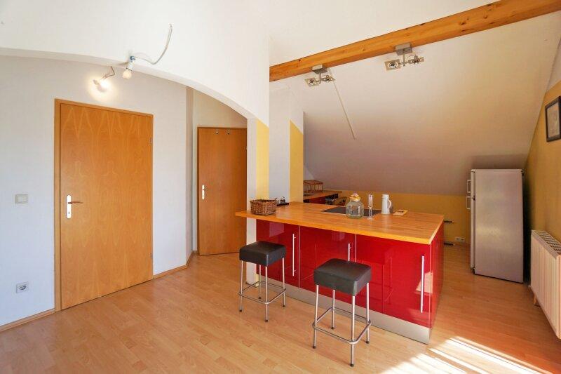 DG_K�che Richtung Zimmer und Bad