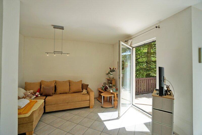 Wohnzimmer_Ausgang Terrasse