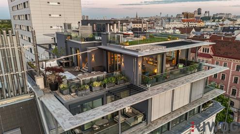 PENTHOUSE ohne SCHR�GEN mit Vollverglasung und Wellnessterrasse inkl. Sauna und Blick �ber Wien - au�ergew�hnliche RARIT�T mit 2x Garagenpl�tzen im Haus / Kaufpreis inkl. Einrichrtung