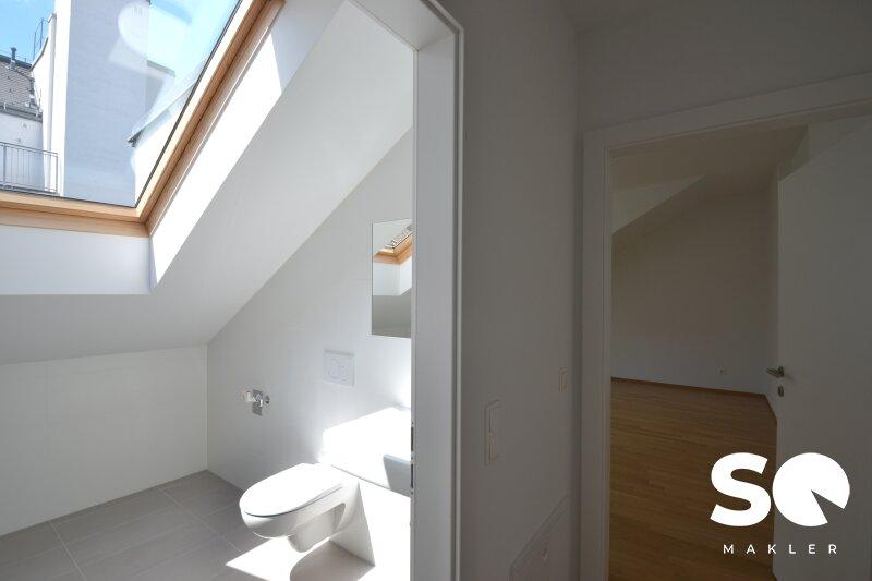 2. Etage: Bad/ Schlafzimmer