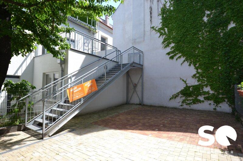 Stellpl�tze/ Innenhof rechts