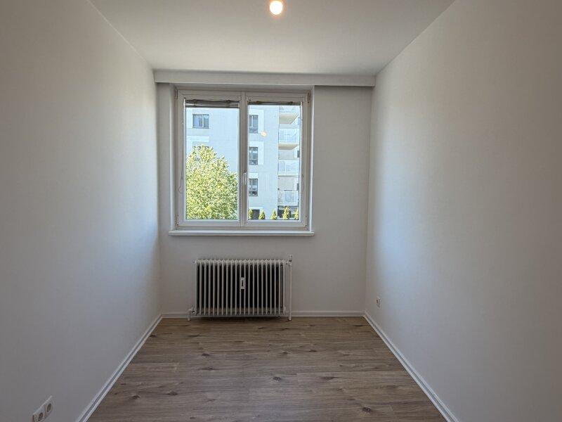 Schlafzimmer  1
