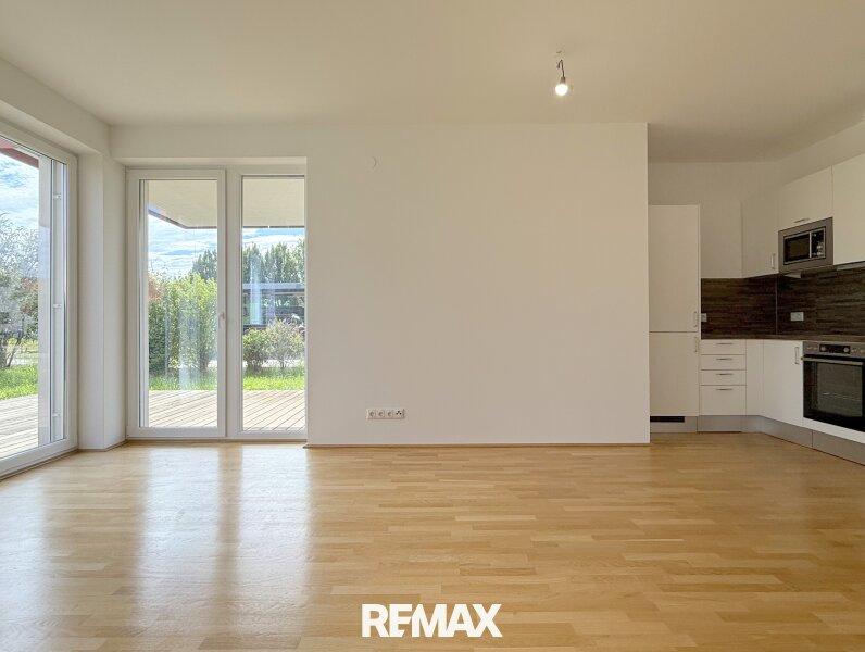Wohnzimmer und K�che