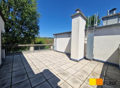 Gepflegte Maissonette mit gro�er Dachterrasse