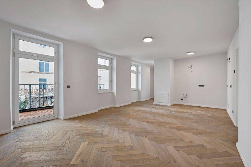 Wohnk�che mit Balkonzugang