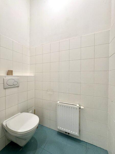 separates WC