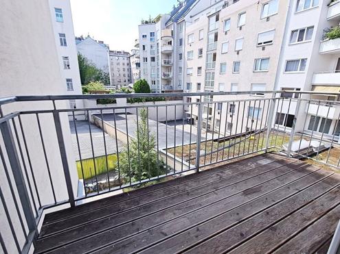 BELVEDERE-N�HE, sonnige 75 m2 Altbau mit Balkon, 2 Zimmer, K�che, Wannenbad, Parketten, Ruhelage, Keilgasse